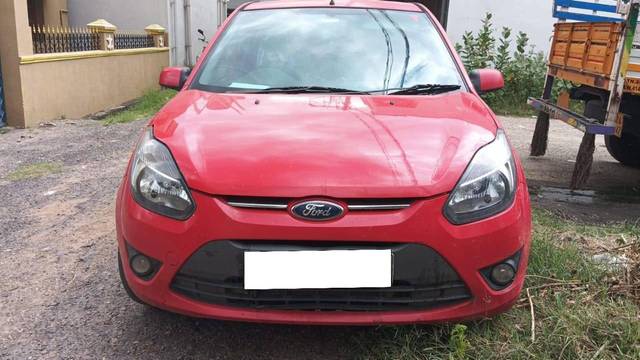 https://images10.gaadi.com/usedcar_image/4640601/original/processed_fe72135c2246143ee665c357ea6581ee.jpeg?imwidth=6400