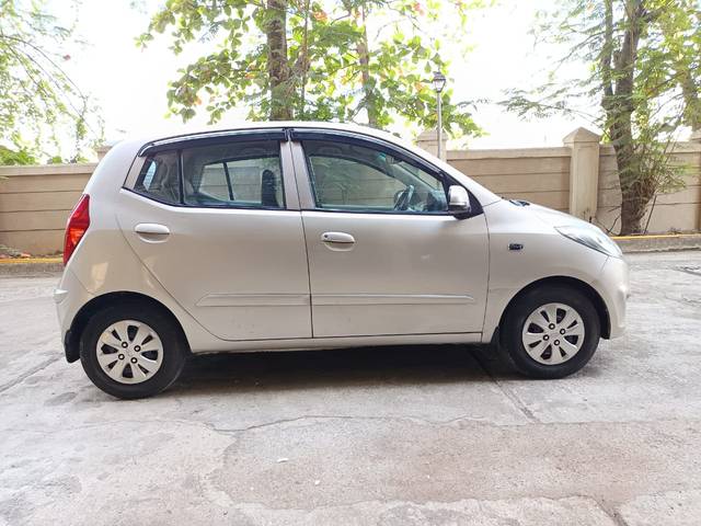 https://images10.gaadi.com/usedcar_image/4640620/original/44e11f36894fd203b43e85082ee8487c.jpg?imwidth=6401