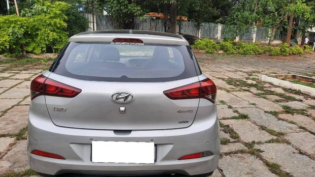 https://images10.gaadi.com/usedcar_image/4640636/original/processed_fdebd49c68a00f0b18890ebdf39faccd.jpg?imwidth=6402