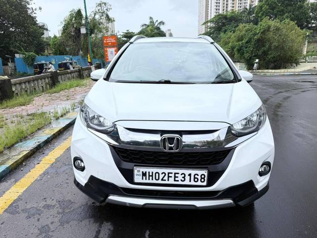 https://images10.gaadi.com/usedcar_image/4640637/original/processed_3f46de68bb384df52a3125e49e5ffac5.jpg?imwidth=6400