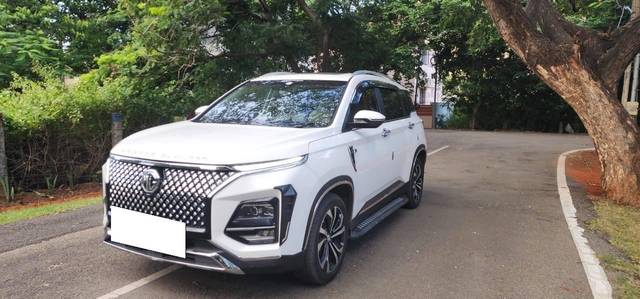 https://images10.gaadi.com/usedcar_image/4640645/original/processed_2e32749a5f8a574c7ae80a5fcbedeb06.jpeg?imwidth=6400