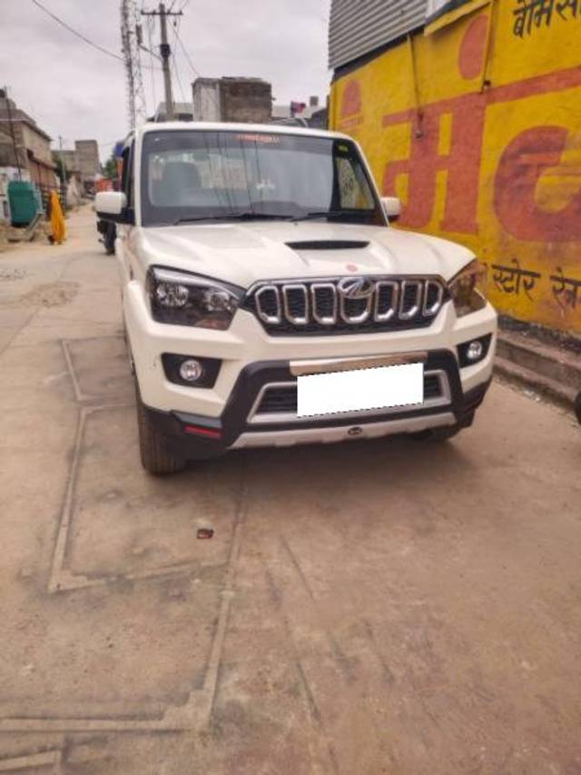 https://images10.gaadi.com/usedcar_image/4640655/original/processed_4bd83cc8-04bb-4879-a5e4-ebffa3e454a2.jpg?imwidth=6400