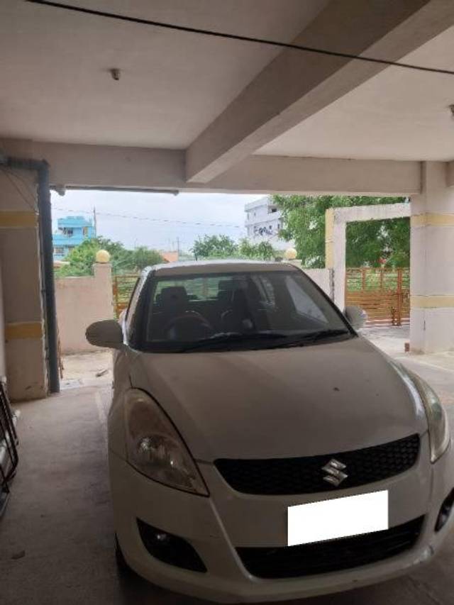 https://images10.gaadi.com/usedcar_image/4640660/original/processed_a4d57afe-d02e-46f9-b77c-714091f81f56.jpg?imwidth=6401