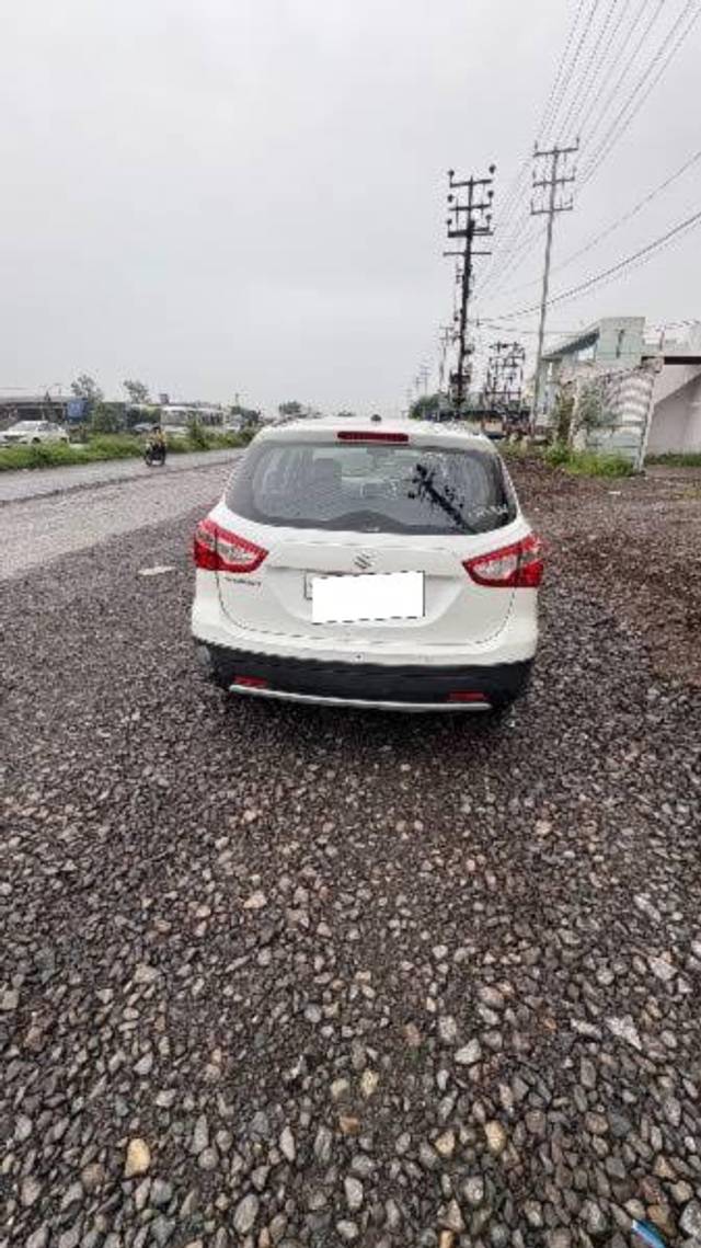 https://images10.gaadi.com/usedcar_image/4640714/original/processed_b33ade1b-2ffa-4860-bf5a-de7b84b120d9.jpeg?imwidth=6401