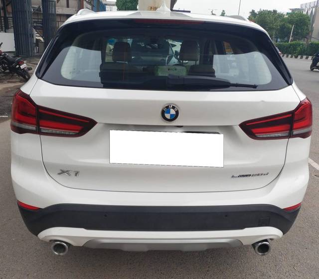 https://images10.gaadi.com/usedcar_image/4640716/original/processed_77b545c768eeab62d6f298266fac8c1a.jpeg?imwidth=6402