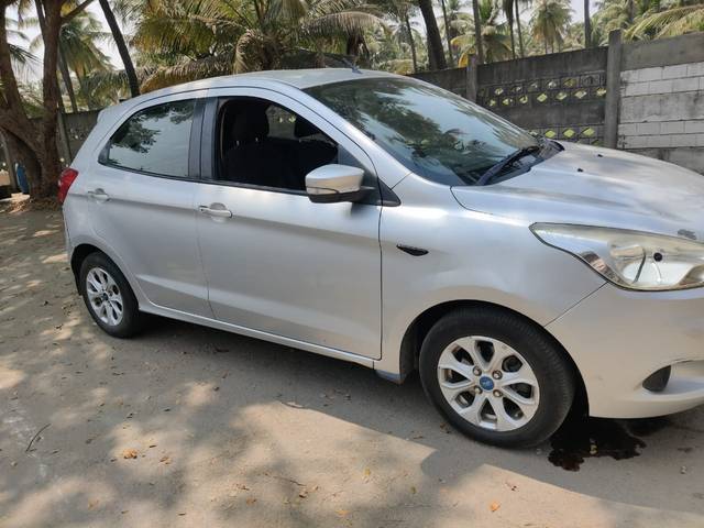 https://images10.gaadi.com/usedcar_image/4640718/original/1cd2b44270ba91219debe6ddc4142357.jpeg?imwidth=6400