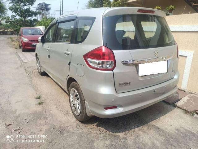 https://images10.gaadi.com/usedcar_image/4640721/original/processed_ef93e33402ee831600bb3d31abdc722a.jpg?imwidth=6402
