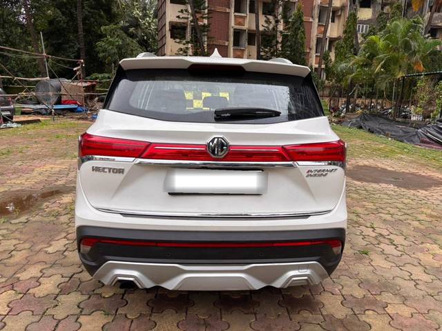 https://images10.gaadi.com/usedcar_image/4640744/original/processed_a1d572c78c15cc56f8d515a1b494cdb1.jpg?imwidth=6402