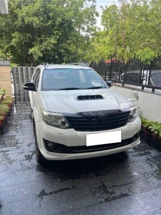 Toyota Fortuner 2011-2016 Toyota Fortuner 4x2 4 Speed AT