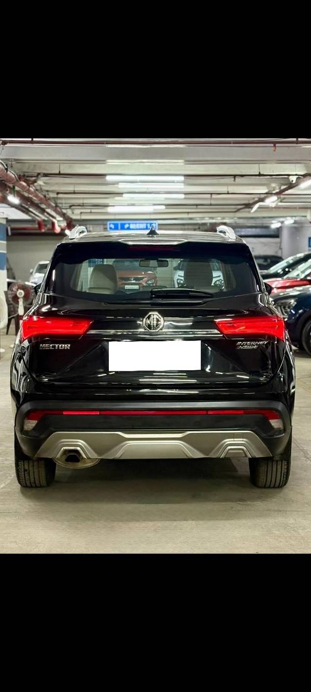 https://images10.gaadi.com/usedcar_image/4640766/original/processed_8aa413ce2f208fa5677cdb84af5e2149.jpg?imwidth=6401