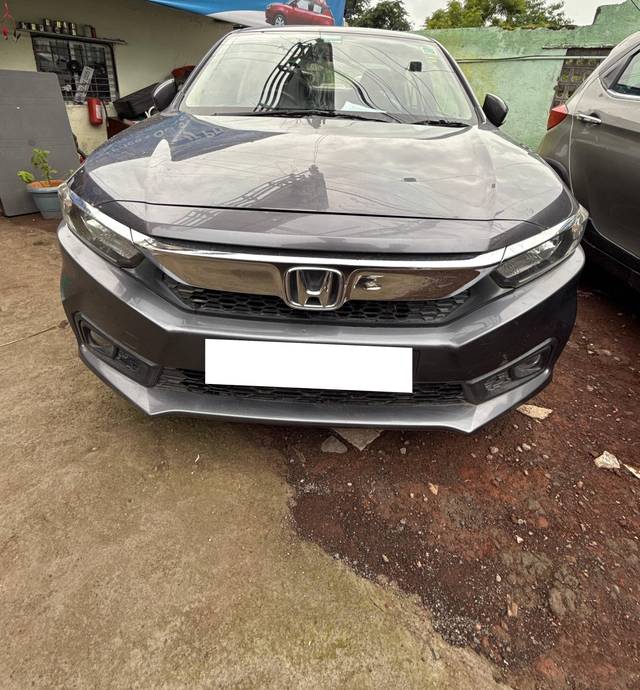 https://images10.gaadi.com/usedcar_image/4640772/original/processed_e58875d9-b26f-4dbc-a1fa-87763004acfb.jpg?imwidth=6400