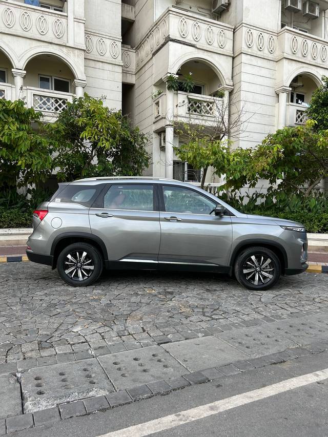 https://images10.gaadi.com/usedcar_image/4640783/original/4507931d4f41182592652dd4472458cd.jpg?imwidth=6401