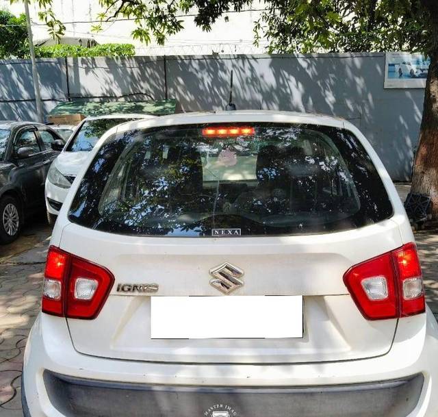 https://images10.gaadi.com/usedcar_image/4640793/original/processed_8f9de7bf6ccc296b4ef410e9c666d768.jpg?imwidth=6401