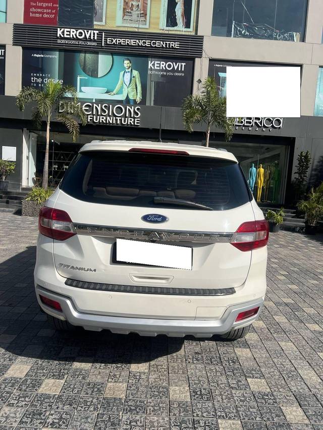 https://images10.gaadi.com/usedcar_image/4640802/original/processed_316397a19e0db2204bcc17e4d4d76b1a.jpg?imwidth=6402