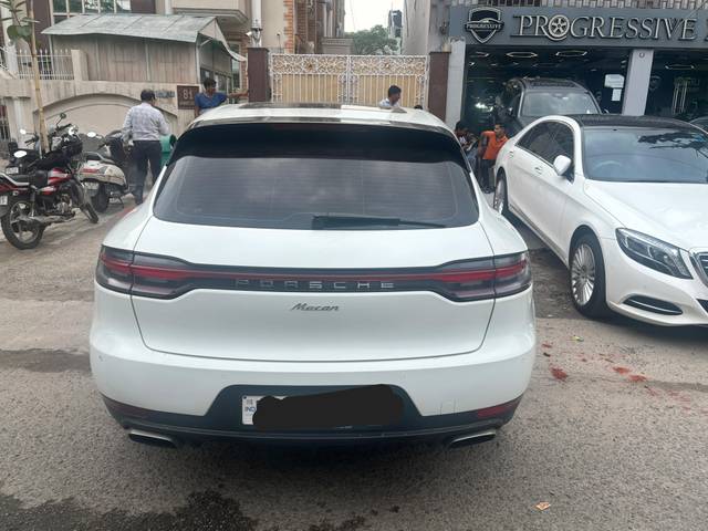https://images10.gaadi.com/usedcar_image/4640870/original/processed_306257c2274b9d5fdff23a0f138a2fe6.jpg?imwidth=6401