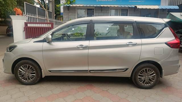 https://images10.gaadi.com/usedcar_image/4640877/original/processed_631fdc10e8efee65266cd2e25185f064.jpeg?imwidth=6402