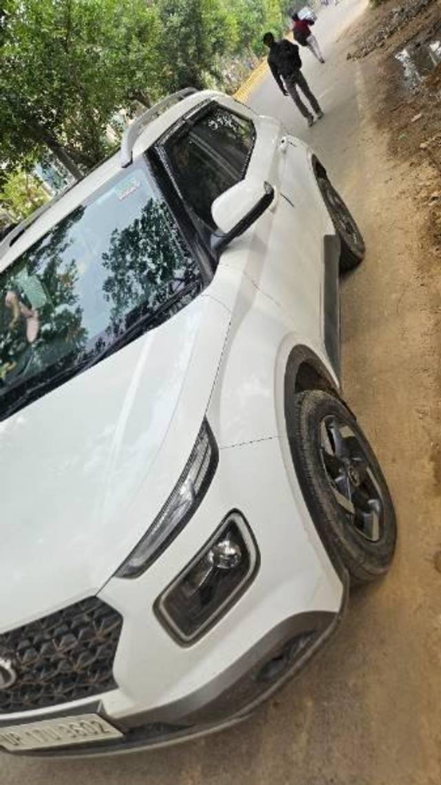 https://images10.gaadi.com/usedcar_image/4640878/original/processed_0f47a6e3-ded8-4754-8c7c-ecf169cee16c.jpg?imwidth=6401
