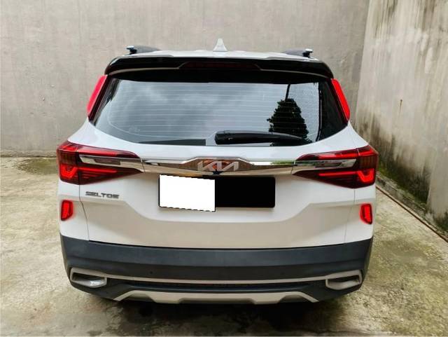 https://images10.gaadi.com/usedcar_image/4640912/original/processed_c9bd5991-4987-49ee-ab79-17fa7f795b7f.jpeg?imwidth=6402