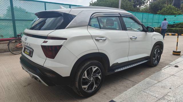 https://images10.gaadi.com/usedcar_image/4640913/original/processed_e09c45fd75208204a00ebb2a92a4e547.jpg?imwidth=6402
