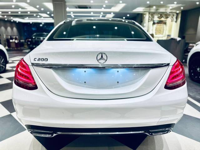 https://images10.gaadi.com/usedcar_image/4640922/original/processed_d53ab90463a07cdf2cb269cc4c34c5cd.jpg?imwidth=6401