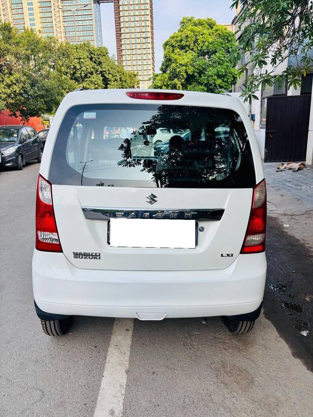 https://images10.gaadi.com/usedcar_image/4640965/original/processed_b41b15cd18a8432eea2d7ada6ec74e19.jpg?imwidth=6402