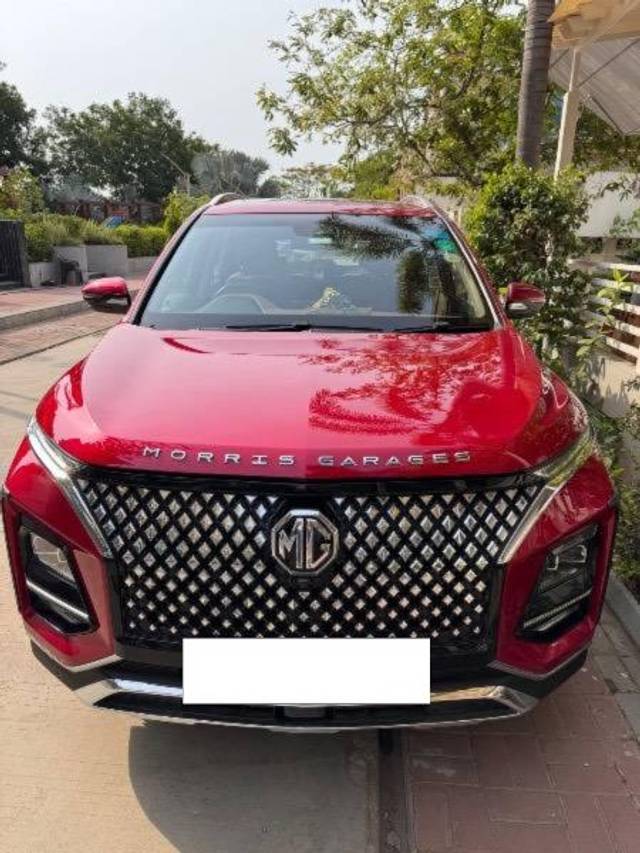 https://images10.gaadi.com/usedcar_image/4640969/original/processed_577fcbed-3ab6-446e-bafb-549ccd152abc.jpeg?imwidth=6400