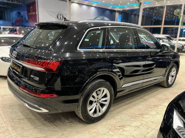 https://images10.gaadi.com/usedcar_image/4640981/original/processed_0996846b910b31f51c2d5ff818361a25.jpg?imwidth=6401