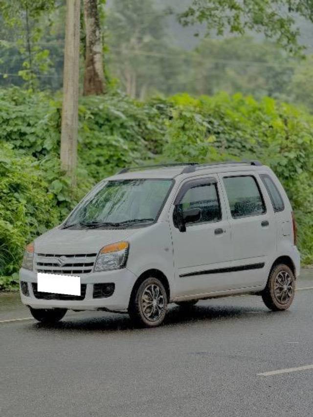 https://images10.gaadi.com/usedcar_image/4640994/original/processed_a7722318-eea8-4b6e-bdd9-a71c72bb2de8.jpeg?imwidth=6402