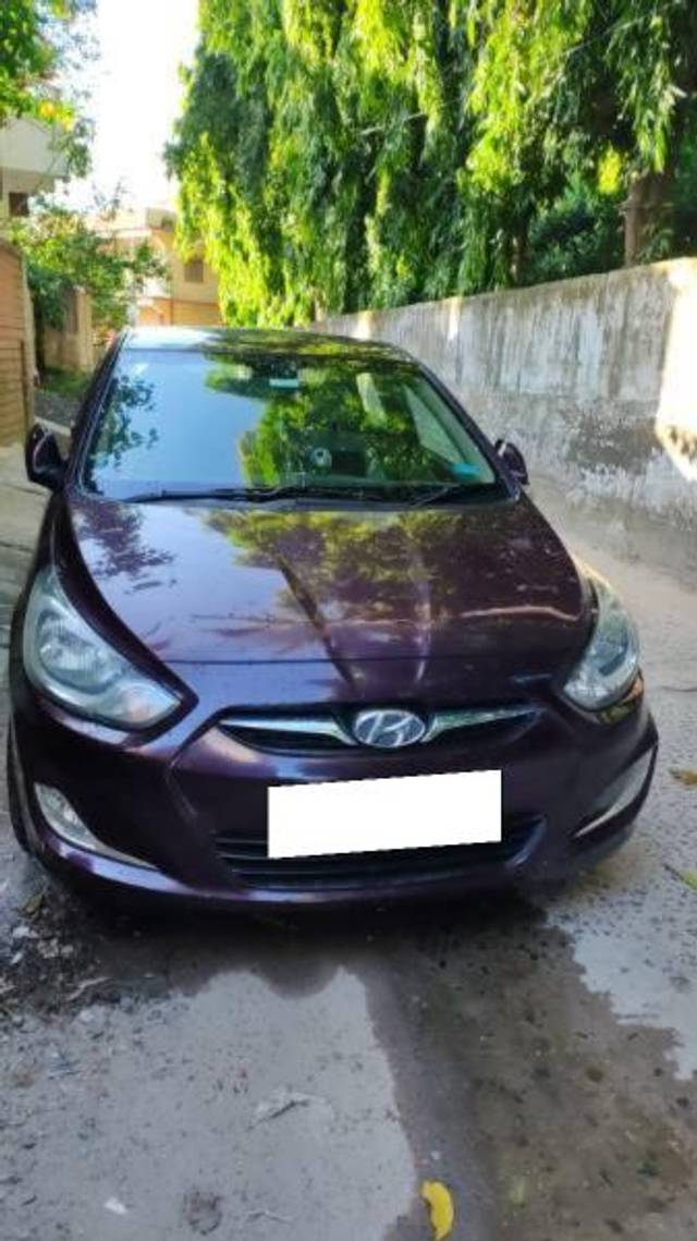 https://images10.gaadi.com/usedcar_image/4640998/original/processed_f8a0ebf5-3678-4c48-a786-7d3b52254d89.jpg?imwidth=6400