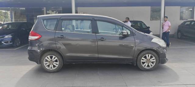 https://images10.gaadi.com/usedcar_image/4641011/original/processed_b7b7c6e3a8466afda49e98063c40fcc0.jpg?imwidth=6401