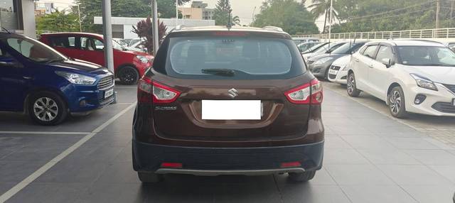 https://images10.gaadi.com/usedcar_image/4641014/original/processed_d64f0359d8e3af28c355bf9717daf7da.jpg?imwidth=6402