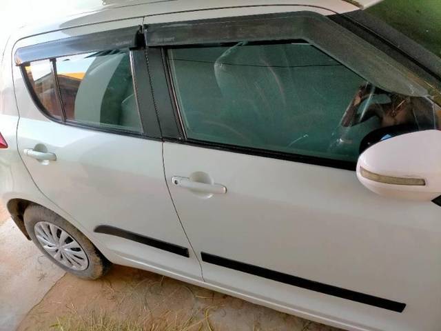 https://images10.gaadi.com/usedcar_image/4641019/original/processed_a8c03ef1-c81b-4208-aa4e-77c647124423.jpg?imwidth=6400