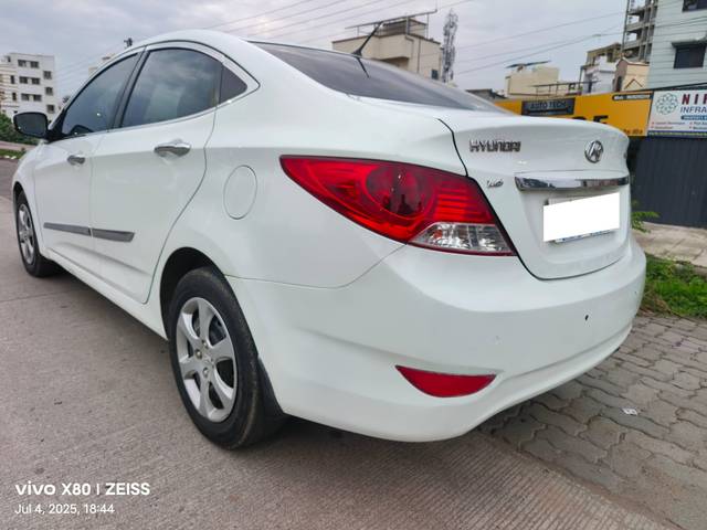 https://images10.gaadi.com/usedcar_image/4641061/original/processed_403921a0bafd8df1b46ad9548ecd6994.jpg?imwidth=6402