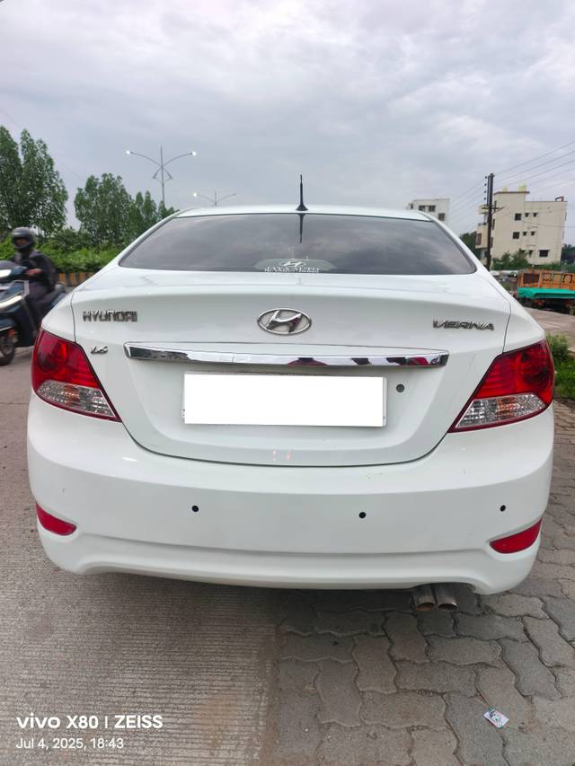https://images10.gaadi.com/usedcar_image/4641061/original/processed_611e5f31be3fe18a96f2b34209602907.jpg?imwidth=6401