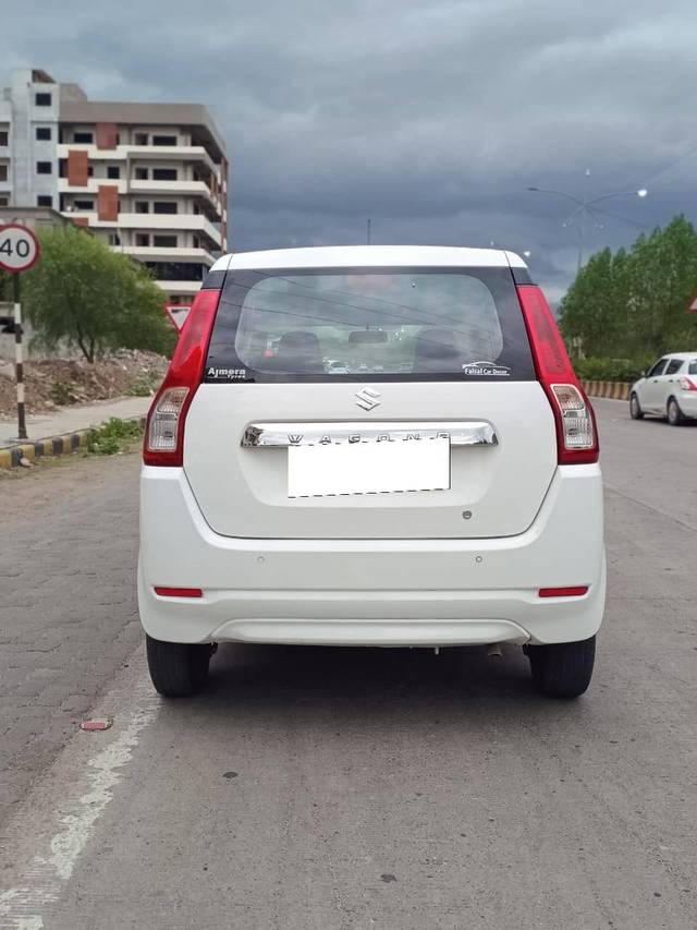 https://images10.gaadi.com/usedcar_image/4641068/original/processed_d2bfbca59630dcb9d71ddc5f5934722a.jpg?imwidth=6402