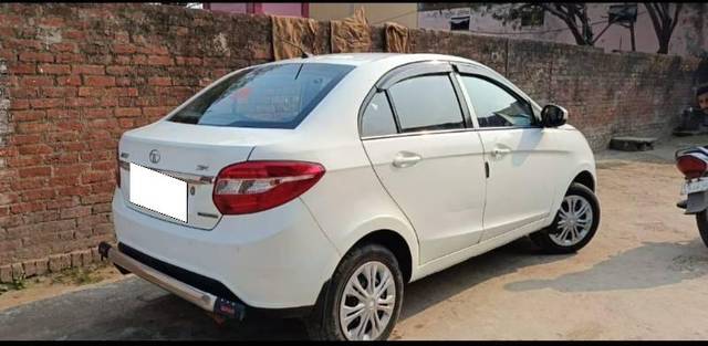 https://images10.gaadi.com/usedcar_image/4641163/original/processed_bc676dfd-558d-4885-8902-2b814dd9c23f.jpg?imwidth=6402