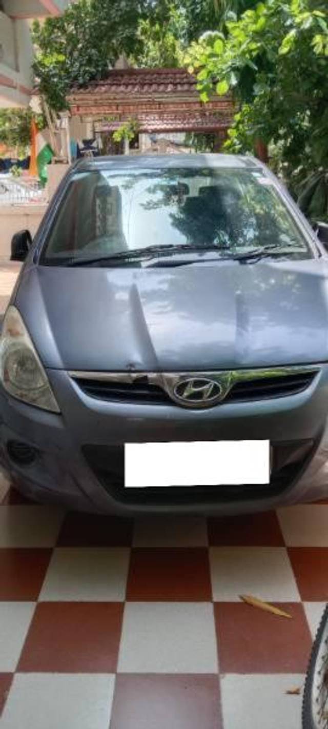 https://images10.gaadi.com/usedcar_image/4641174/original/processed_1e3ef53b-0665-49a5-8ef4-d8e04a4b7ff9.jpg?imwidth=6400