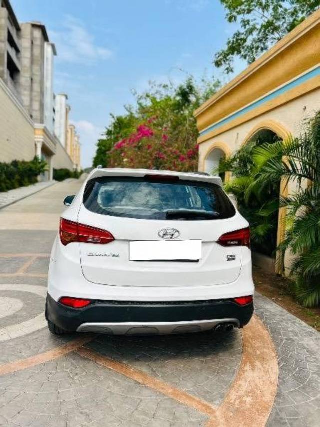 https://images10.gaadi.com/usedcar_image/4641179/original/processed_f83901ed-e95e-40aa-b9c3-6e4e38ebf2b1.jpeg?imwidth=6401