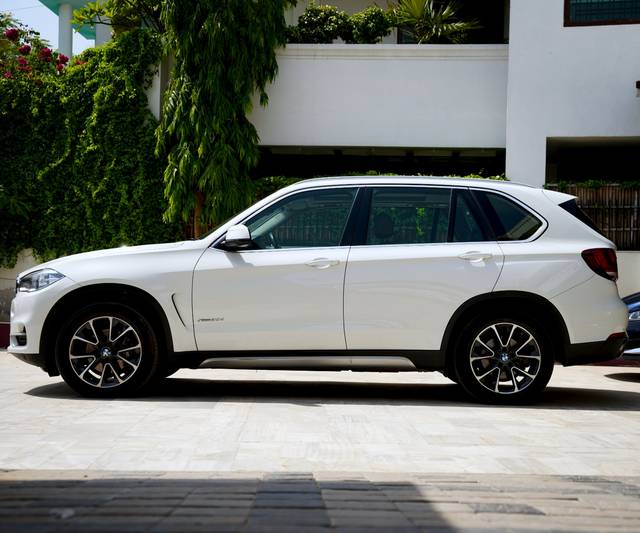 https://images10.gaadi.com/usedcar_image/4641227/original/fdad4842b1edd84af09db9415131632e.jpg?imwidth=6402
