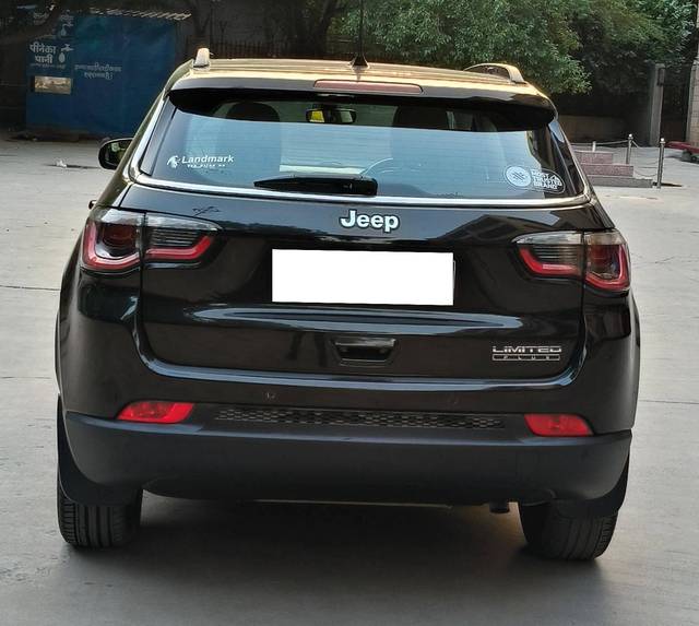 https://images10.gaadi.com/usedcar_image/4641238/original/processed_c9a4686ce6697aca84f66675bbced812.jpg?imwidth=6401
