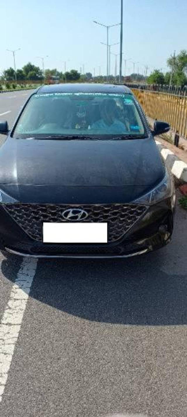 https://images10.gaadi.com/usedcar_image/4641254/original/processed_02e2533d-965a-4ffd-b453-e02de6218740.jpg?imwidth=6400