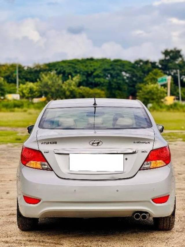 https://images10.gaadi.com/usedcar_image/4641256/original/processed_8a2cf852-cfa7-4fc1-99cd-5395ae566d85.jpeg?imwidth=6401