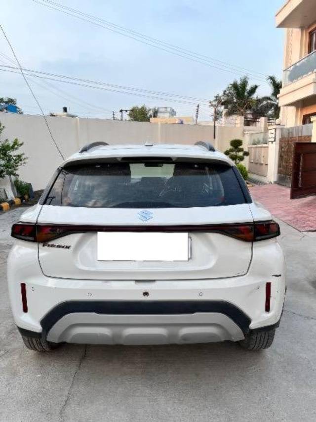 https://images10.gaadi.com/usedcar_image/4641262/original/processed_41c19b81-1f91-4198-8e2d-bdaeeda37551.jpeg?imwidth=6402