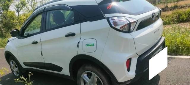 https://images10.gaadi.com/usedcar_image/4641316/original/processed_00f4c1bb-4926-41f4-b5cc-928cd4f76dae.jpg?imwidth=6400