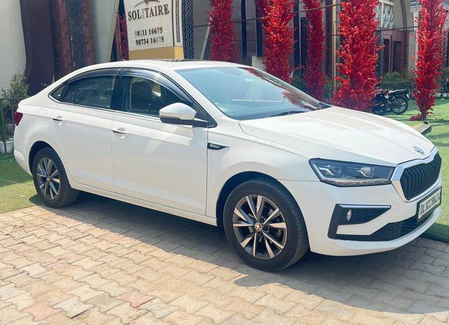 https://images10.gaadi.com/usedcar_image/4641372/original/processed_68f027a7-8203-4e36-9fe3-5d20284f5cea.jpg?imwidth=6400
