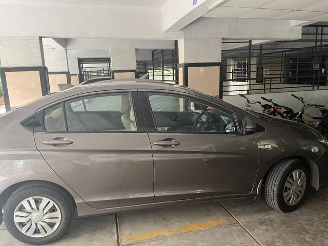 https://images10.gaadi.com/usedcar_image/4641378/original/processed_06b01907-0154-47d8-b549-c7b7d7214507.jpeg?imwidth=6401