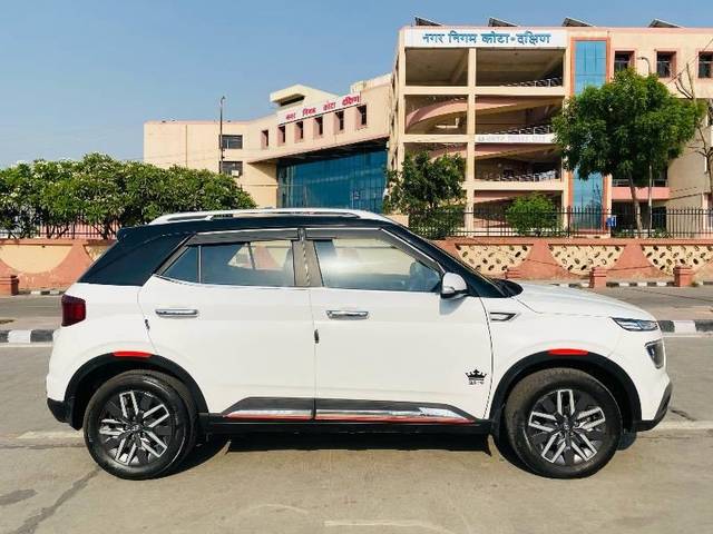 https://images10.gaadi.com/usedcar_image/4641417/original/processed_2158bcb2-b2a8-4373-963c-9511fa3fa6c7.jpeg?imwidth=6401