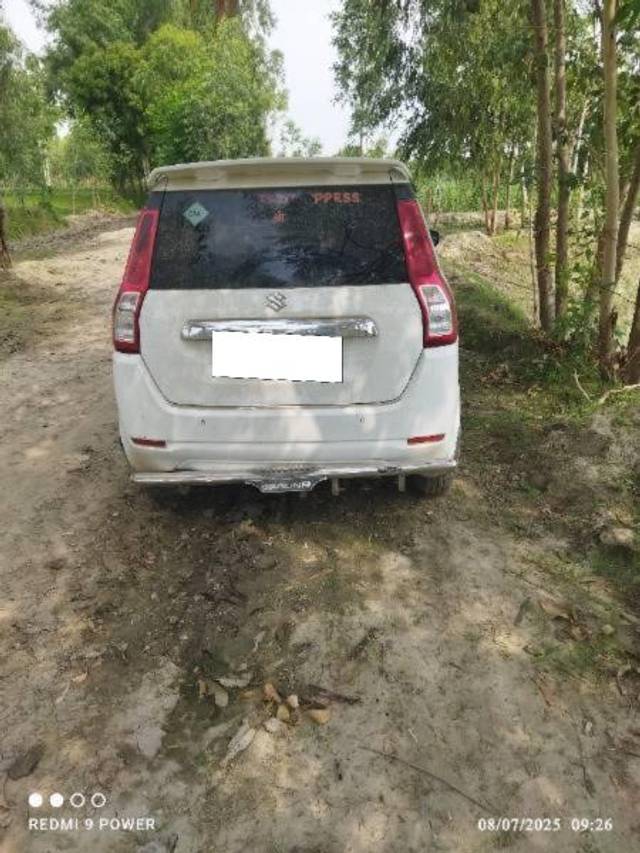 https://images10.gaadi.com/usedcar_image/4641464/original/processed_6d617ecd-27d4-4c4b-95b4-2429902b6400.jpg?imwidth=6402