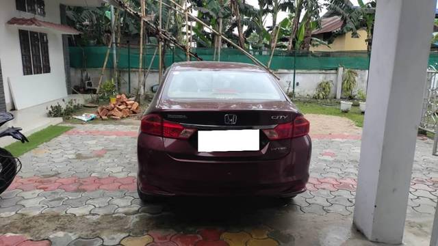 https://images10.gaadi.com/usedcar_image/4641590/original/processed_24c5b4e1-0137-4e2f-835a-eb5f3661abb5.jpg?imwidth=6401