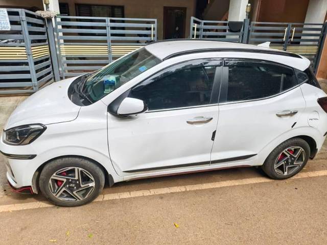 https://images10.gaadi.com/usedcar_image/4641598/original/processed_processed_4411c55f-e45c-40f9-845d-0f1540fba9bf.jpg?imwidth=6400